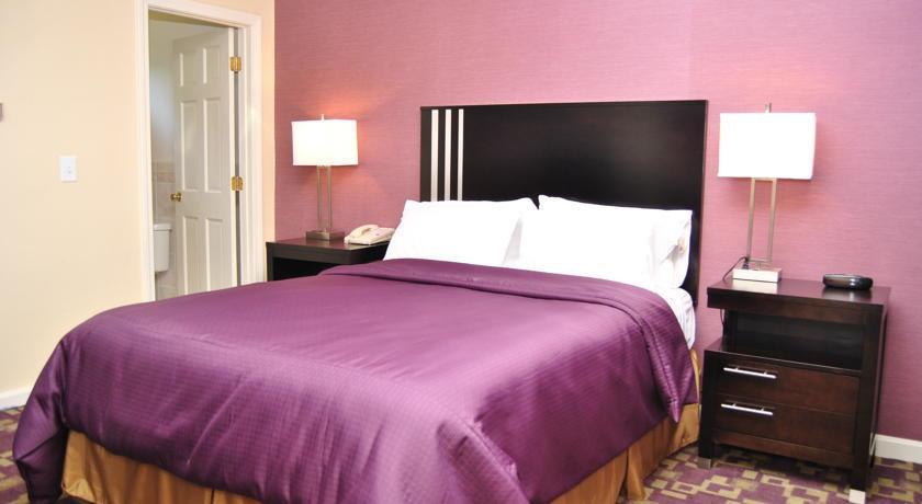 Americas Best Value Inn Providence-North Scituate Room photo