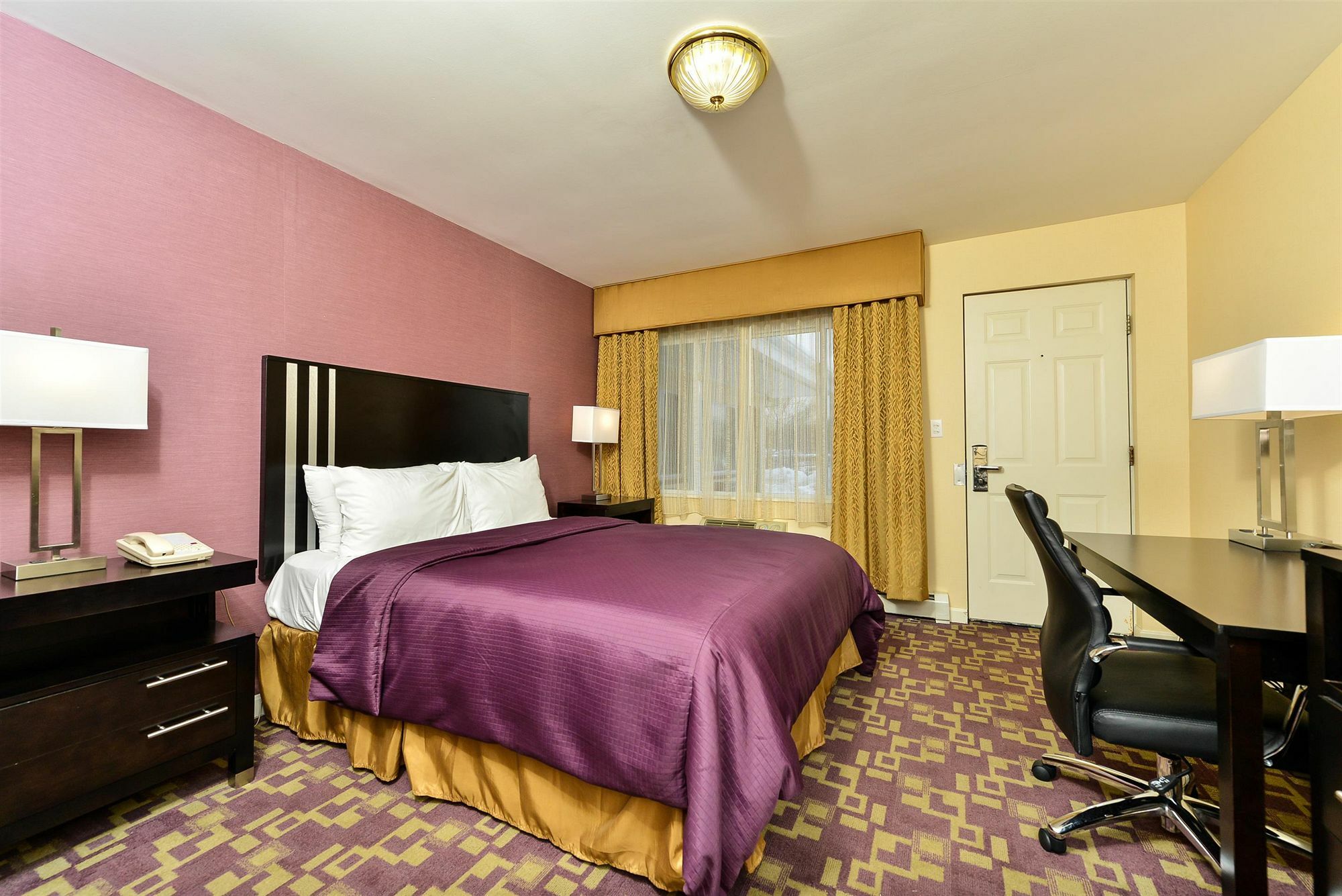 Americas Best Value Inn Providence-North Scituate Exterior photo